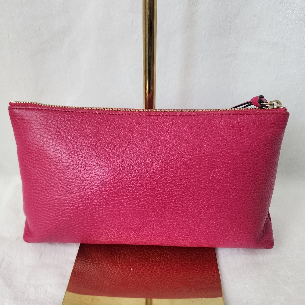 Auth Gucci Swing Calfskin Leather Pouch - Picture 2 of 8